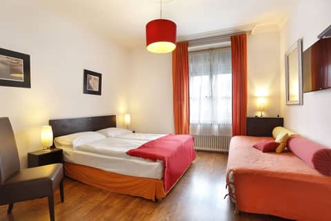 Torhôtel Genève — hotel room