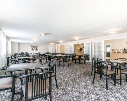 Quality Inn & Suites University-Airport — photo 4