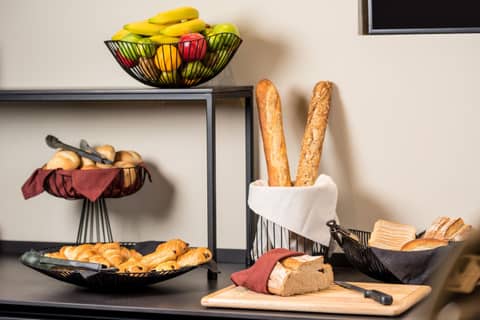 ibis Brussels Centre Chatelain — dining