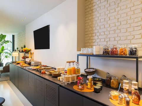 ibis Brussels Centre Chatelain — dining