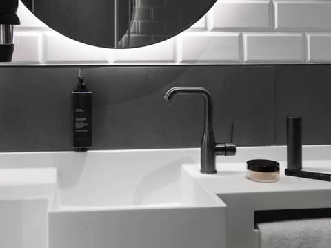 ibis Brussels Centre Chatelain — bathroom