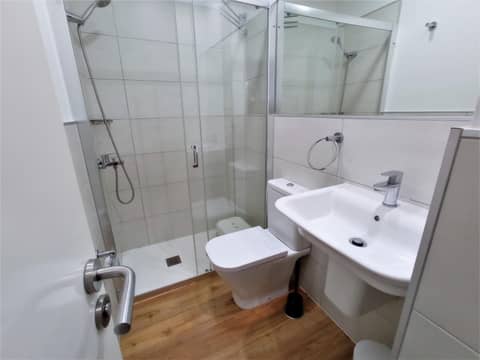 Atlantic Apartments — bathroom