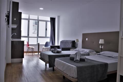 Atlantic Apartments — hotel room