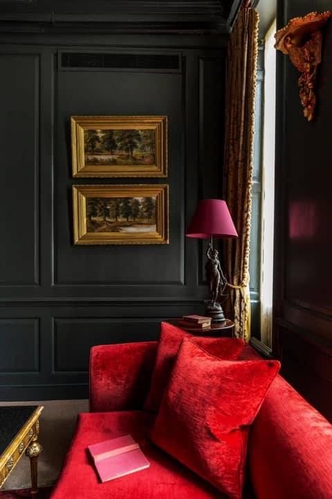 Hazlitt's — living room
