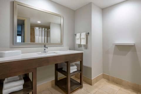Comfort Inn & Suites Downtown Brickell-Port of Miami — photo 7