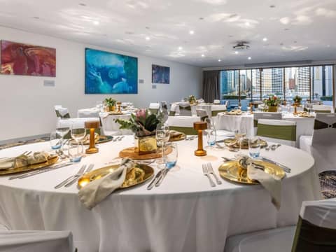 Novotel Sydney Darling Harbour — dining