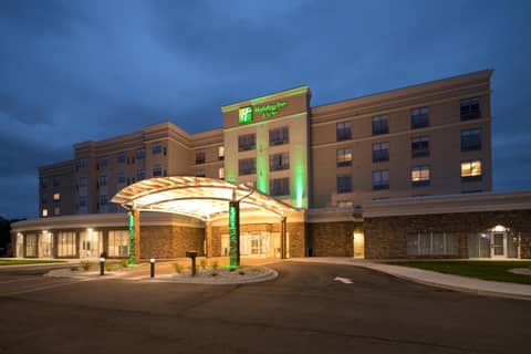 Holiday Inn & Suites Detroit - Troy by IHG — photo 9