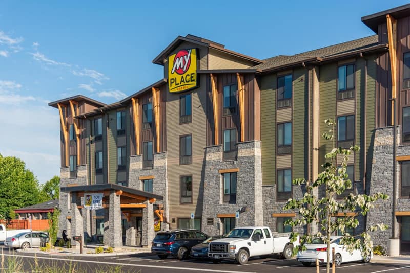 My Place Hotel-Portland East, OR — building