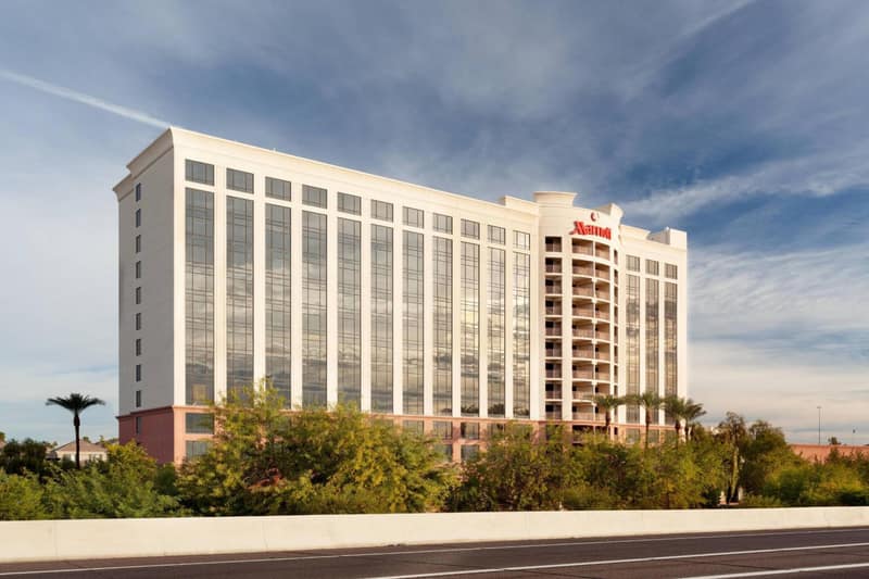 Marriott Phoenix Airport — building