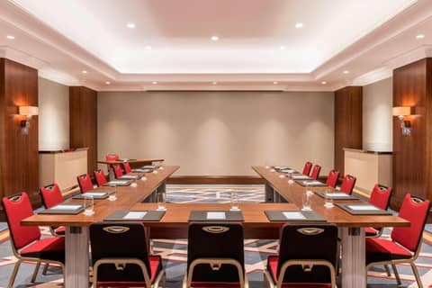 Sheraton Oman Hotel, Muscat — photo 2