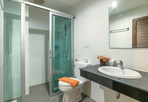 Lada Krabi Residence — bathroom