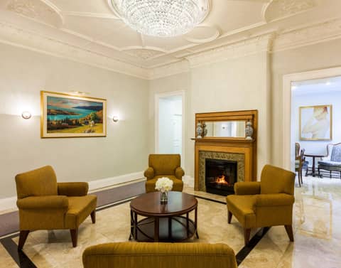 Chateau Versailles — lounge