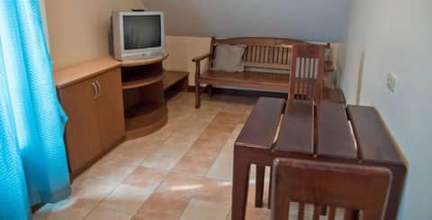 Opey De Place — hotel room
