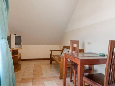 Opey De Place — hotel room