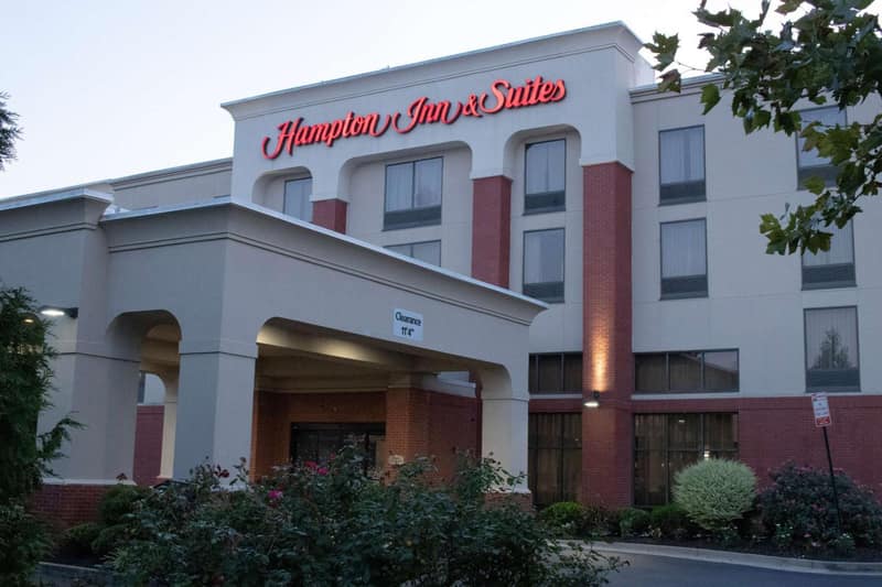 Hampton Inn & Suites Richmond/Virginia Center — building