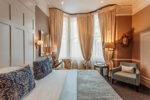 11 Cadogan Gardens and The Apartments — hotel room