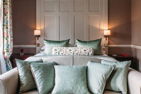 11 Cadogan Gardens and The Apartments — hotel reception