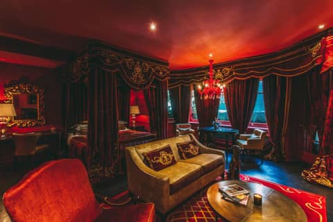 11 Cadogan Gardens and The Apartments — living room