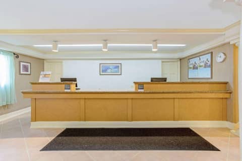 La Quinta Inn by Wyndham Orlando Airport West — photo 9
