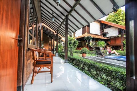 Delta Homestay — balance & terrace