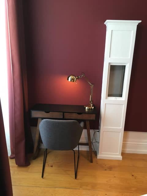 Pimms Home Ribeira — hotel room