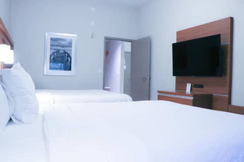 Days Inn & Suites by Wyndham Fort Myers Near JetBlue Park — photo 4