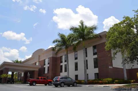 Days Inn & Suites by Wyndham Fort Myers Near JetBlue Park — photo 6