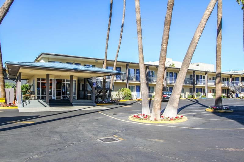 Motel 6 San Diego, CA Airport Harbor — building