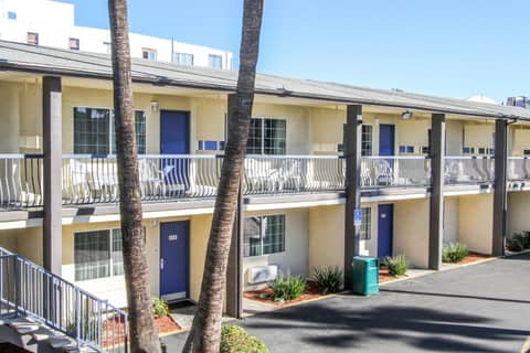 Motel 6 San Diego, CA Airport Harbor — photo 6
