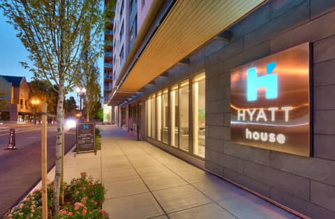 Hyatt House Portland / Downtown — photo 9
