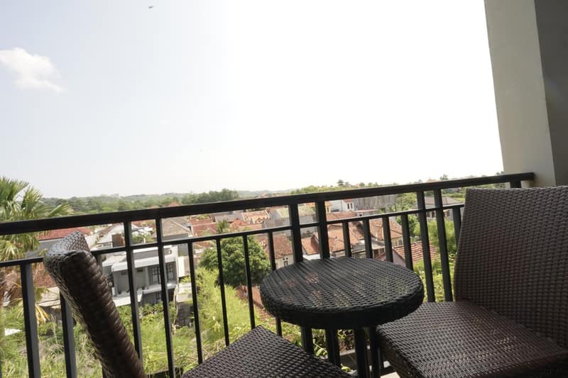 Palette Resort Argya Santi Jimbaran — balance & terrace