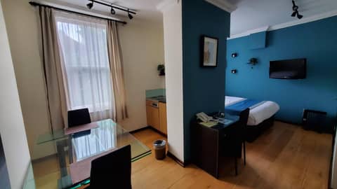 The Royale Chulan Hyde Park Hotel — hotel room