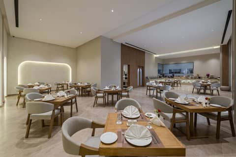 Voyage Hotel & Suites — photo 9