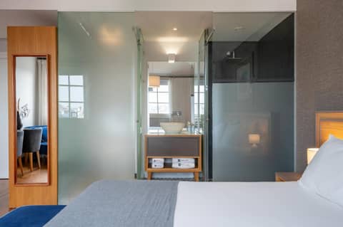 Santa Catarina FLH Suites — hotel room