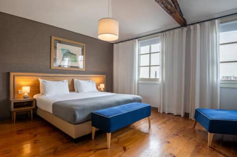 Santa Catarina FLH Suites — hotel room