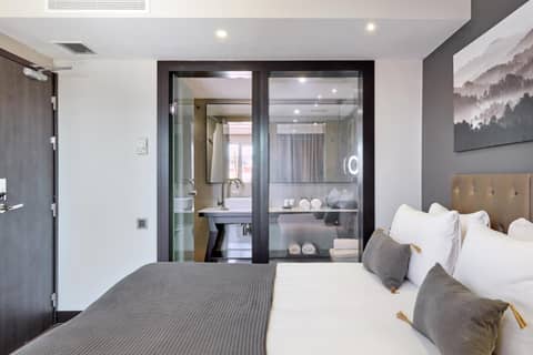 Hotel Cortes Rambla — hotel room