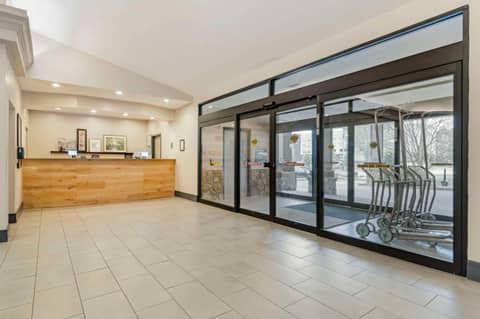Country Inn & Suites by Radisson, Atlanta Galleria-Ballpark, GA — photo 3