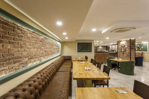 Antroyal Hotel — dining