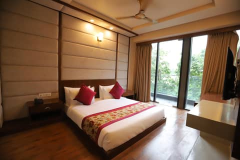 Hotel IP Royal By Qotel - A Luxury Hotel Near Yamuna Sports Complex — photo 6