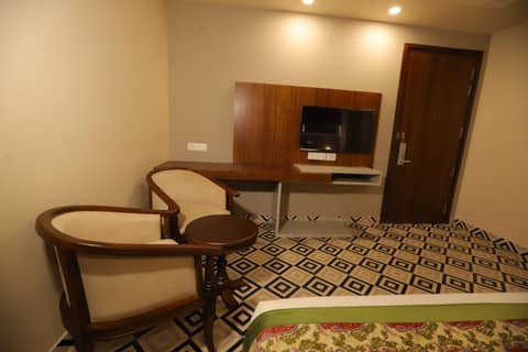 Hotel IP Royal By Qotel - A Luxury Hotel Near Yamuna Sports Complex — photo 8