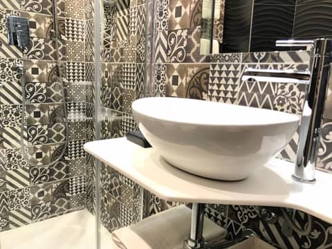 Hotel Mec — bathroom