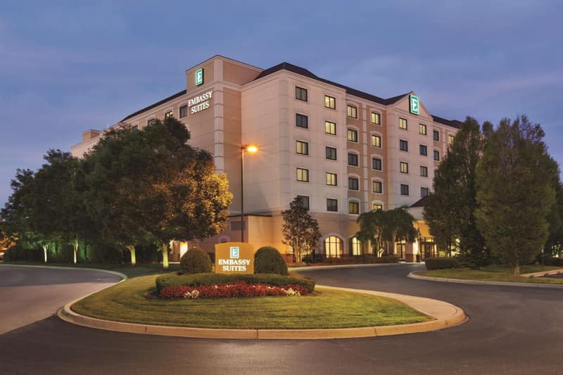 Embassy Suites by Hilton Louisville East — building