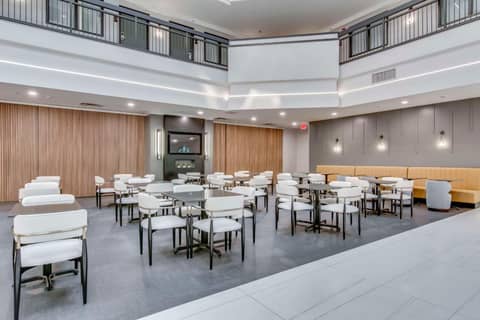 Embassy Suites by Hilton Louisville East — photo 5