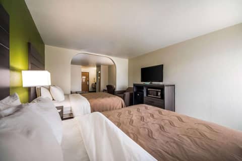 Quality Suites San Antonio Brooks City Base — photo 4