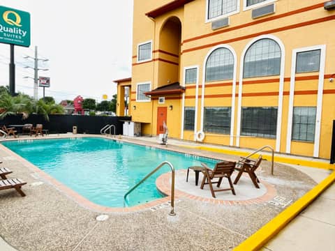Quality Suites San Antonio Brooks City Base — photo 6