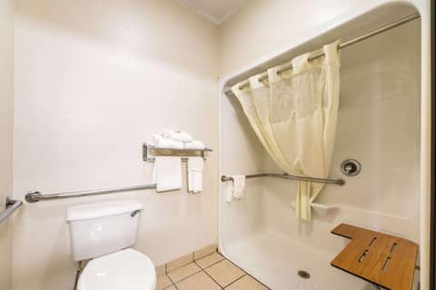 Quality Suites San Antonio Brooks City Base — photo 8
