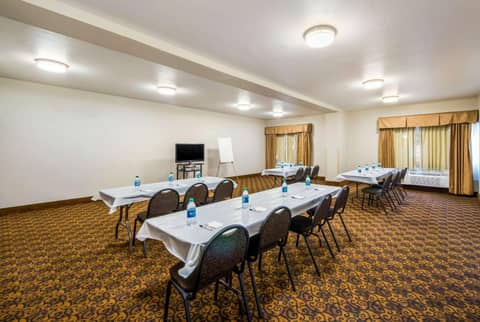 Quality Suites San Antonio Brooks City Base — photo 9