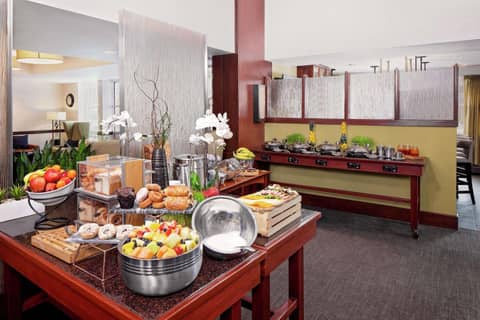 DoubleTree by Hilton Hotel Boston Bayside — photo 9