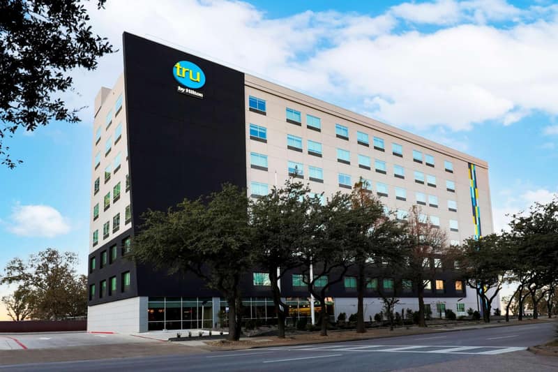 Tru By Hilton Dallas Market Center — building