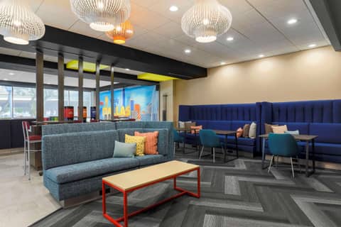 Tru By Hilton Dallas Market Center — photo 5